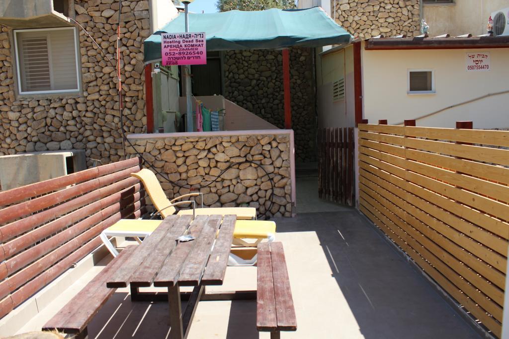 Villa Nadia Hosting Dead Sea Neve Zohar Esterno foto